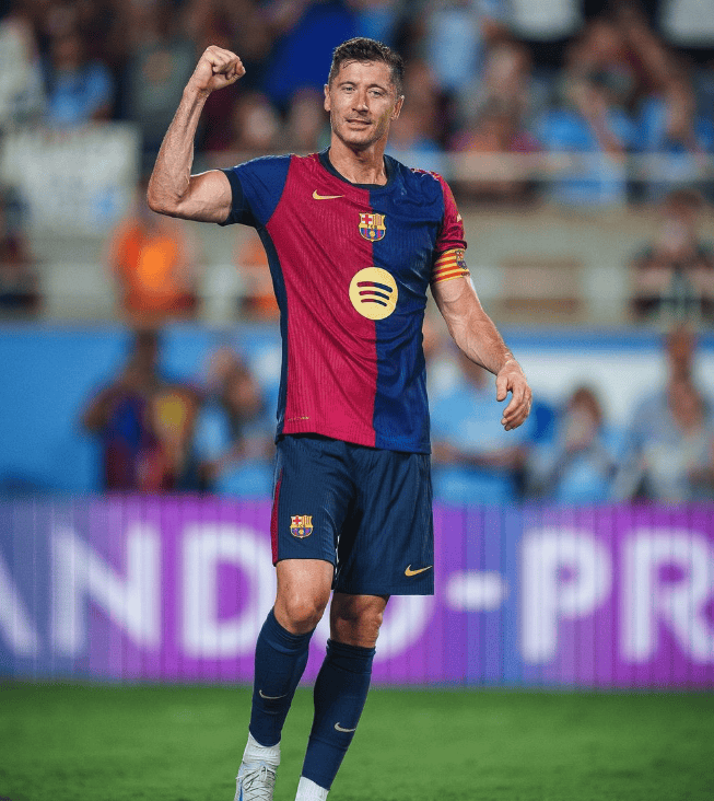 莱万多夫斯基爆冷击败拜仁，精彩发挥引爆全场！的简单介绍