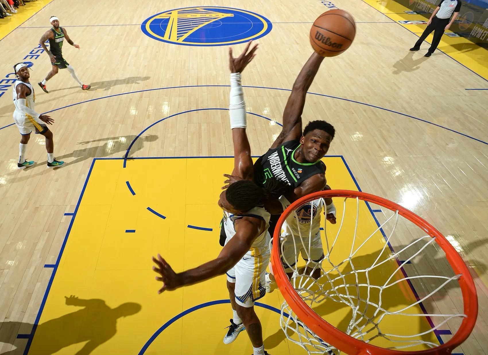 格林陷入低谷，刷新队史纪录连败，绝杀战胜球队命运悬念！